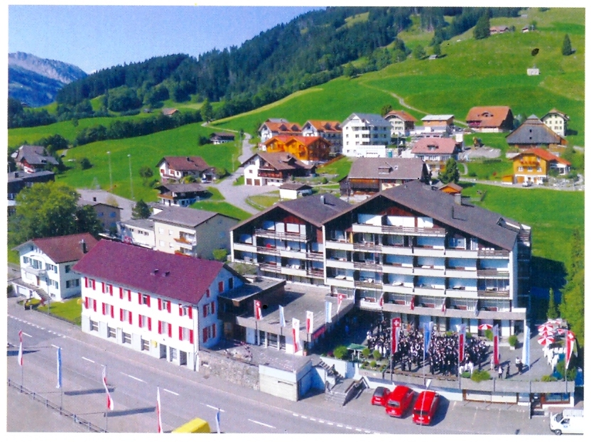 Học viện Quản lý Khách sạn và Du lịch ThụySĩ HTMi